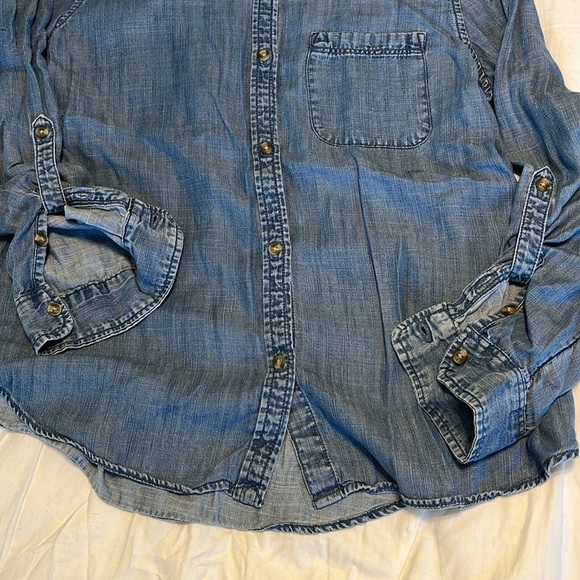 American Eagle Denim Boyfriend Fit Button Down Long Sleeve - Picture 4 of 4